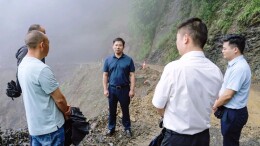石门：李长春调研灾后重建工作
