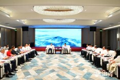 胡贺波会见胡建新及商会负责人一行