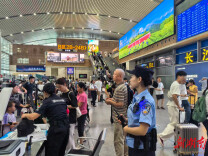 战高温护旅途 长沙南站派出所民警绘就有温度的暑运平安答卷  