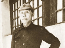 抗战中，徐特立在长沙营救中共党员