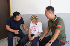 新晃最后一位百岁抗战老兵谈勋章背后的烽火记忆