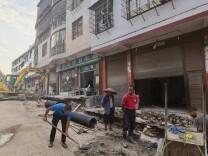 绥宁东山乡院落会听民声 街巷下水道改造惠民生