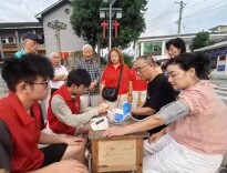 南华大学“青春护蕊 医行知光”社会实践队开展晨间健康筛查服务