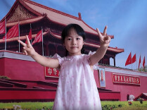 村里有个“爱笑照相馆”，村民说：拍证件照不用坐车进城了~