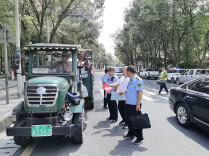 向车辆尾气超标、闯禁行驶说“不”