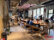 在圭塘河边隔空对话：这里的书，扉页和内容都好读
