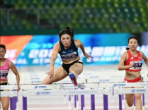 吴艳妮13秒12夺得女子100米栏冠军，成就全锦赛三连冠和六冠王