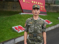 休假救人武警李文志：那一刻，整条街的人都成了我的战友丨对话当事人
