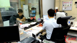 涟源农商银行：延时服务暖人心