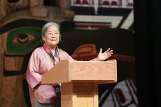 辛声：童心即大道 本真出高峰