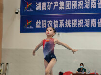 一人揽三金！湘潭体操小将胡楚晗又又又夺冠了！