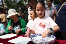 北京民俗博物馆复刻古时七夕“乞巧”仪式感
