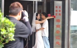 七夕领证仪式感拉满，北京累计已有9.5万对新人享受全国通办便利