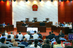 保靖法院：旁听庭审“零距离”，护航企业“面对面”