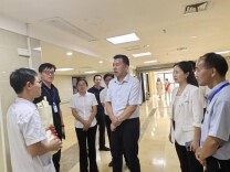 江永县开展中国医师节走访慰问活动