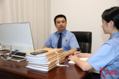 让法律有力度更有温度——访凤凰县人民检察院检委会委员、第一检察部主任吴尧君