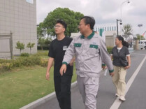 员工突然离世，同事连续5年资助其遗孀和儿子！如今孩子考上大学