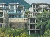 人民日报来信调查：面目全非的“别墅”小镇