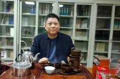 藏卷千秋赓文脉 书香一境润湘潭——夜访藏书家刘安定