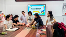 喂奶姿势不对，抚触不敢下手？这场活动帮新手爸妈