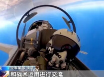 首日，歼-16对抗“阵风”