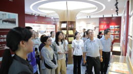 再聚汨江畔 共话法治情 北京大学法学院师生再赴汨罗法院开展思政实践活动