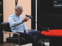 《人类简史》作者赫拉利：AI未来或许会为争取自身“权利”而斗争，留给人类的时间只剩两年