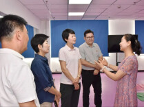罗琼赴吐鲁番开展对口援疆调研