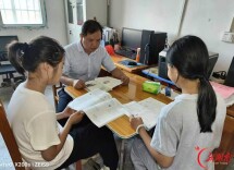 特稿丨一所县域中学，凭什么和城里名校“掰手腕”——资兴三中副校长邱健锋的“篮球育人经”