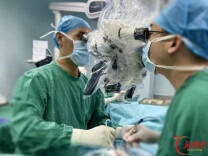 脑出血后脑组织不断膨出，医生从腰部“另辟通道”解除脑积水