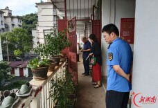 雨湖楠竹山镇：小区楼道亮堂了，居民进出安全了