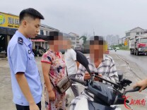 中连派出所持续开展电动车头盔佩戴专项整治