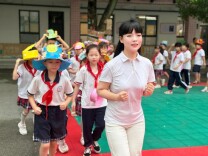长沙市开福区伍家岭小学以奔跑姿态开启新学期