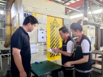 抓好“晨会+点检”，拧紧生产“安全阀”