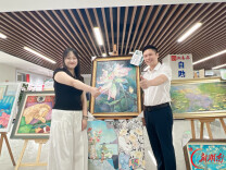 “同心聚声 侨绘芳华”谢丽云公益画展在雨花市民之家启幕