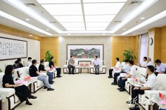 湘潭经开区新发展集团与白犀牛智达科技举行智能物流车总部基地项目签约仪式