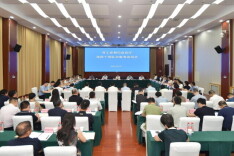 从“走过去”到“住下来”，把服务送到企业心坎上—— 湖南选派年轻干部进车间