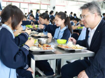 湘潭市雨湖区建元中学：舌尖上的守护  暖心开学第一餐