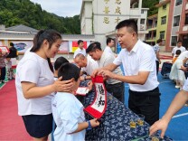 新晃：开学季仪式感满满 多彩“第一课”启航新学期