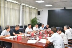 贺辉到市信访局调研