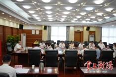 朱健主持召开民主党派、工商联、无党派人士、青年代表座谈会，征求市第十三次党代会报告意见建议