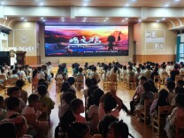 怀化市鹤城区第二幼儿园：观红色电影 润爱国童心