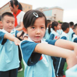 科教观察丨新学期，买校服这件“小事”