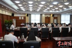朱健主持召开基层“两代表一委员”和基层干部群众代表座谈会