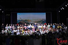“琴遇百声”扬琴小子赵宏伟跨界融合 专场音乐会奏响杜鹃花剧场