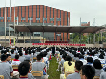 张家界市第一中学举行2026年秋季开学典礼暨法治讲座