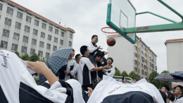 温暖全网！在邵东三中见证一场双向奔赴的青春守护