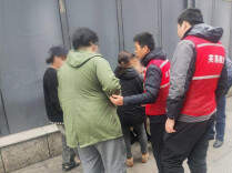 街面巡查“不打烊” 温情救助 “不下线”