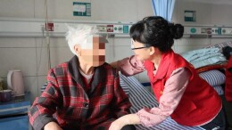 1万小时、1527位老人、14年坚守——60岁“中国好人”竺月英的生命摆渡