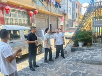 张家界市溪口镇中学：看现场督进度，话体教促成长